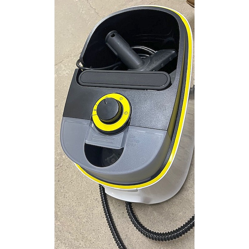 VÝPRODEJ KÄRCHER SC 4 Deluxe Parní čistič ( 2200W/4bar/1,3L) PO SERVISE,BEZ ORIG.OBALU